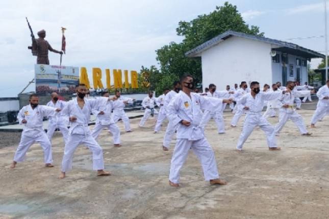 Prajurit Petarung Batalyon Marinir Belawan Tingkatkan Kemampuan Karate