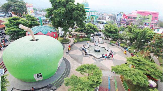Wisata Kota Batu Jadikan Alun-Alun Tempat Favorit Untuk Ngabuburit