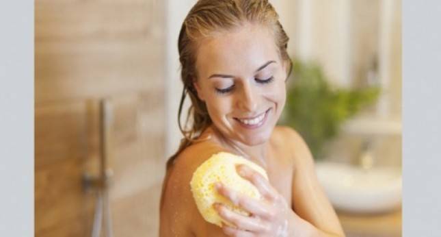 5 Kesalahan Mandi yang Membuat Kulit Kering dan Iritasi