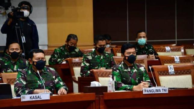 KASAL Yudo Dampingi Panglima TNI lakukan RDP Terkait Modernisai Alutsista