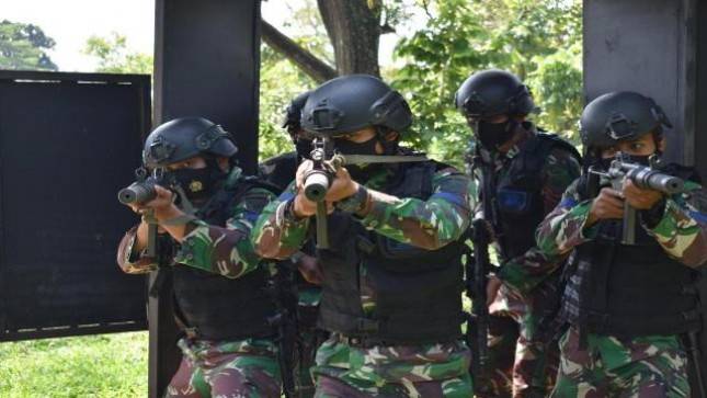 Prajurit Batalyon Infanteri 2 Marinir Latihan Perrtempuran Jarak Dekat 