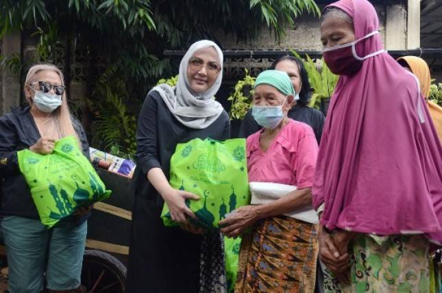 Aktivis Sosial Rani Anggraini Safitri dan Yayasan Humaniora Terus Melayani Kasih Tak Berkesudahan
