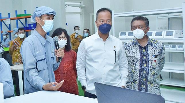 Wow Dahsyat! Rakit 5 Ribu Unit GeNose, Menperin Agus: Ini Bukti Sekolah Vokasi Kemenperin Miliki Kualitas di Atas Standar