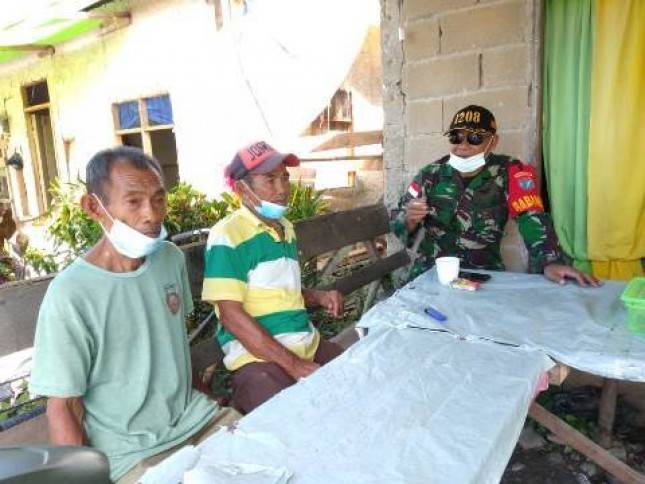 Babinsa Serda Tamrin Laksanakan Anjangsana di Desa Binaan