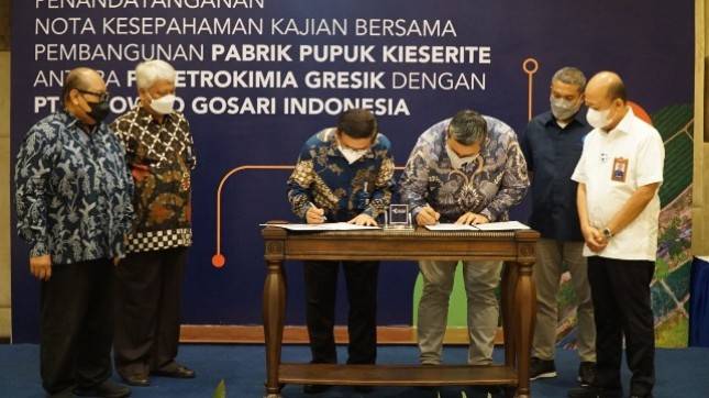 Pupuk Indonesia Kaji Perkembangan Pabrik Pupuk Kiesarite dengan Polwijo Gosari Indonesia