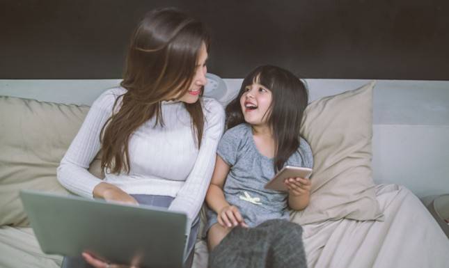 Cara Orang Tua Memberi Rasa Aman pada Anak di Dunia Digital