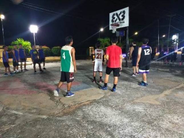 Prajurit Batalyon Infanteri 642 Kapuas dan Masyarakat Sintang Olahraga Bola Basket 