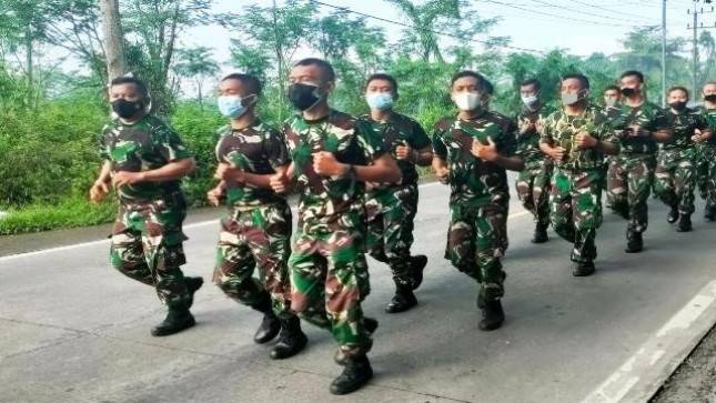  Tingkatkan Imunitas Tubuh, Prajurit Marinir Bangkalan Laksanakan Olah Raga