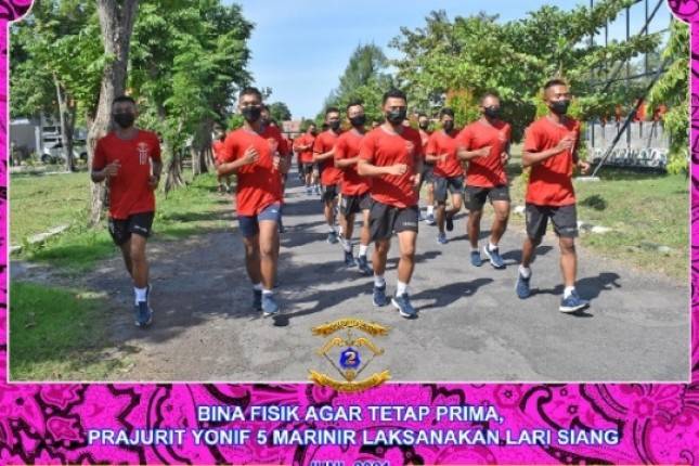 Jaga Fisik Tetap Prima, Prajurit Yonif 5 Marinir Surabaya  Laksanakan Lari Siang