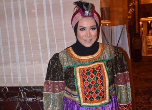 Tantangan Melly Goeslaw Selama Dua Tahun Gara-Gara Hijrah Pakai Hijab