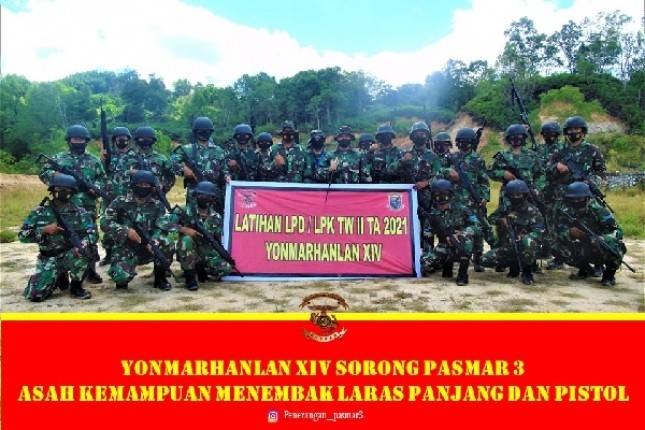 Prajurit Marinir Yonmarhanlan XIV Sorong Laksanakan Latihan Menembak