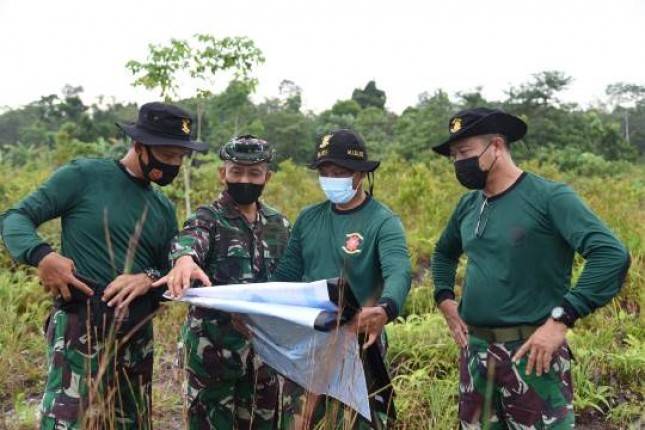 Komandan Komando Latih Korps Marinir TNI AL Kolonel Marinir I Made Sukada Tinjau Kesiapan  Tempat Latihan Armada Jaya XXXIX