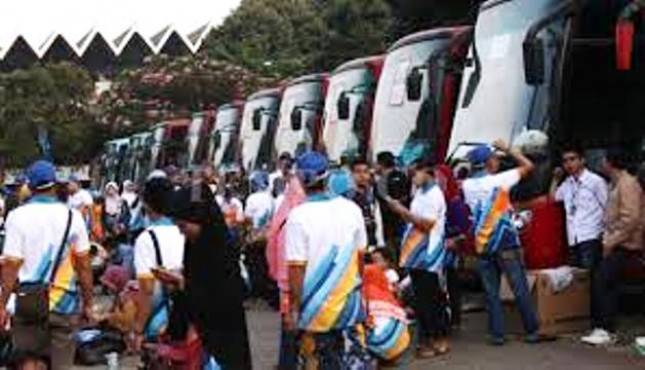 BRI Berangatkan Driver Gojek Mudik