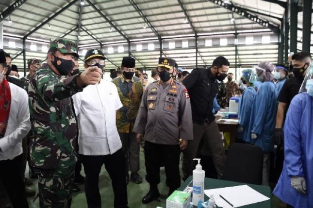 Sesuai Kebutuhan, TNI Tambah Nakes Untuk Membantu Pelaksanaan Vaksinasi