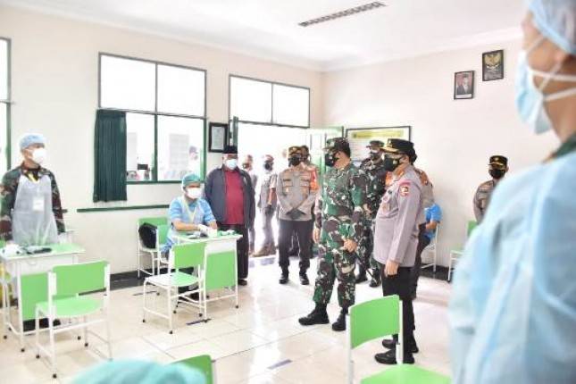 Panglima TNI Apresiasi Para Kyai dan Pengasuh Ponpes Lindungi Masyarakat