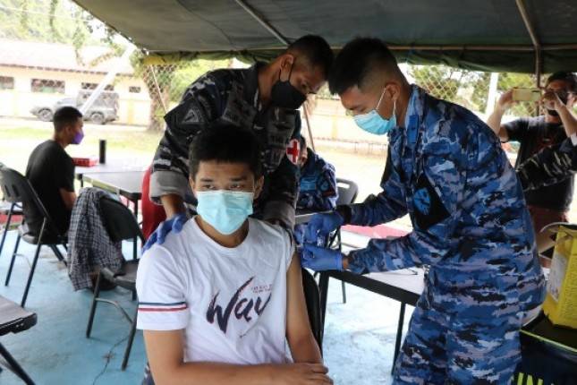 Lanud Silas Papare  Marsma TNI Budhi Achmadi Terjunkan Tim Medis dalam Serbuan Vaksinasi Covid-19 Terintegrasi