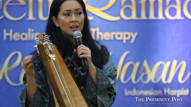 Maya Hasan Tampil Memukau di Music For Healing di Senior Living DKhayangan Jababeka