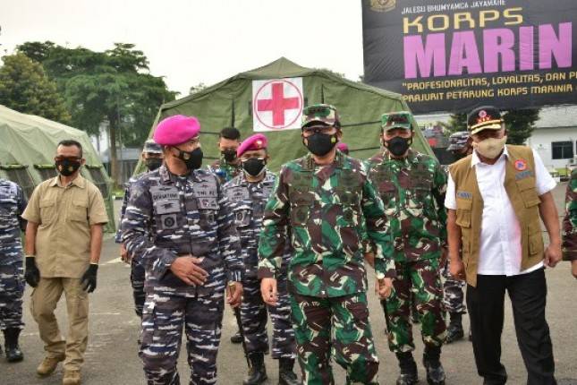 Panglima TNI dan Dankormar Pastikan Kesiapan RS Lapangan Marinir