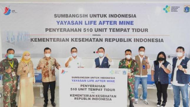 Yayasan Life After Mine Sumbangkan Fasilitas Tempat Tidur Langsung kepada Kemenkes