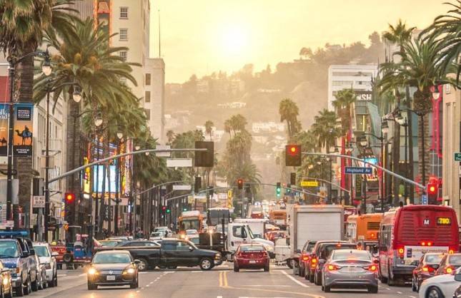 Lonjakan Kasus Covid-19, Los Angeles Terapkan Kembali Penggunaan Masker