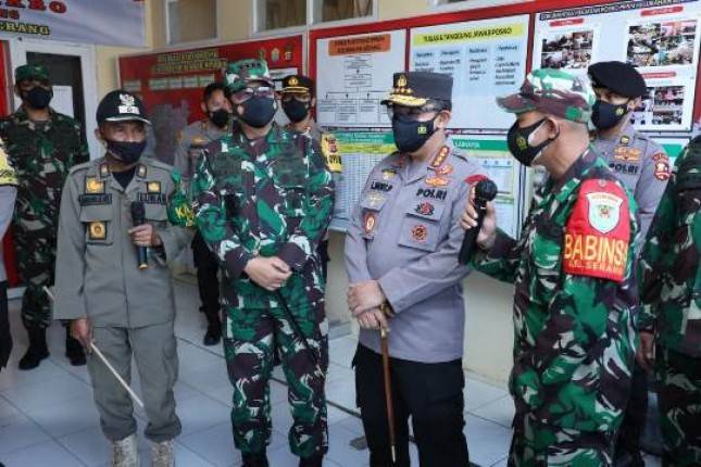 Panglima TNI Marsekal Hadi Tjahjanto Sidak Gudang dan Pendistribusian Obat di Banten