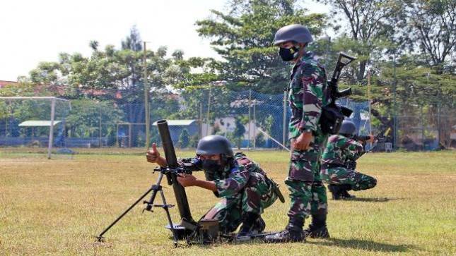  Prajurit Petarung &lsquo;Gurita Cakti' Batalyon Infanteri 5 Marinir Laksanakan Gun Drill Mortir 60 mm