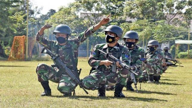  Prajurit Batalyon Infanteri 5 Marinir Laksanakan Latihan Isyarat Lengan Tangan