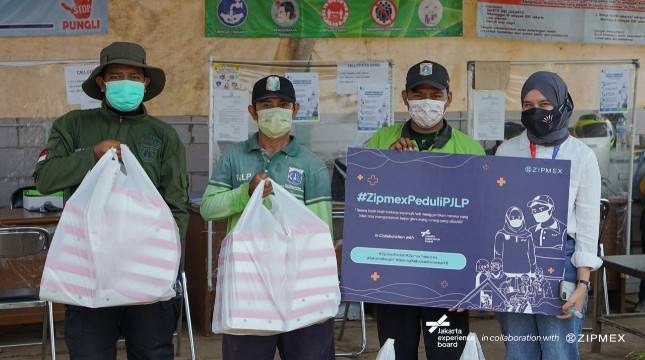 Zipmex, JXB, Pemprov DKI Jakarta Apresiasi Relawan Berikan 3.320 Paket Santapan Sehat di 7 TPU Covid-19