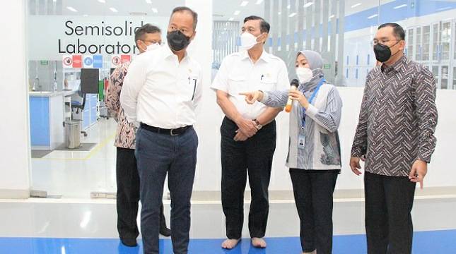 Pacu Kinerja Industri Kosmetik, Menperin Agus Bersama Menko Luhut dan Menkes Budi Sambangi Pabrik Wardah
