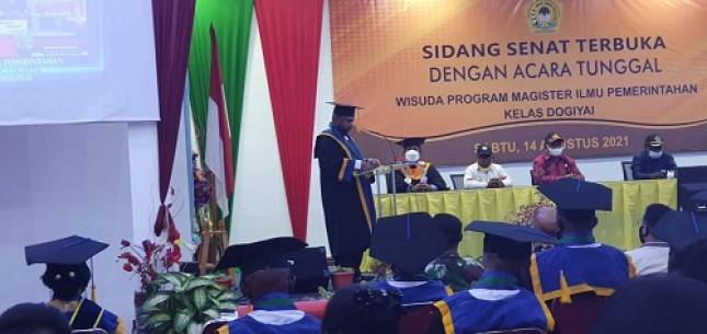 Ucapan Bahagia Bupati Dogiyai Papua dan 24 ASN usai Acara Wisuda Program Magister APMD  Yogyakarta