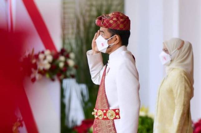 Kenakan Busana Adat Lampung, Presiden Jokowi Pimpin Peringatan Detik-Detik Proklamasi Kemerdekaan Republik Indonesia