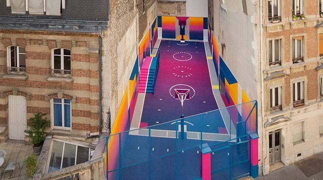 Lapangan Basket ini Membuat Kota Paris Semakin Berwarna
