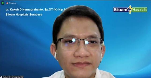 Nyeri Lutut, Ikuti Petunjuk Dokter Kukuh Cara Mengatasinya