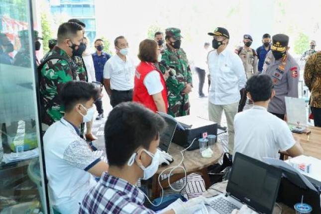 Panglima TNI Marsekal Hadi Tjahjanto Ajak Semua Elemen Mansyarakat Hentikan Laju Covid-19