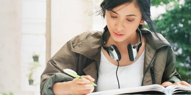 Bank Mandiri Kembangkan Super App Livin&rsquo; by Mandiri  Menjawab Kebutuhan Digital Milenial dan Gen Z