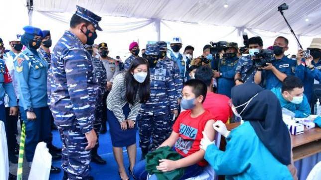 KASAL Laksamana TNI Yudo Margono dan Tinjau Serbuan Vaksinasi i Lantamal 1 Belawan