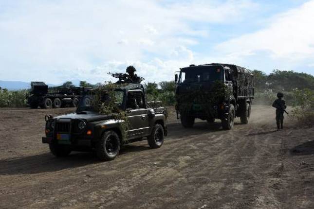 Baterai Armed Marinir dan Baterai Arhanud Marinir Laksanakan Pindah Stelling Dalam Latihan Satuan Lanjutan