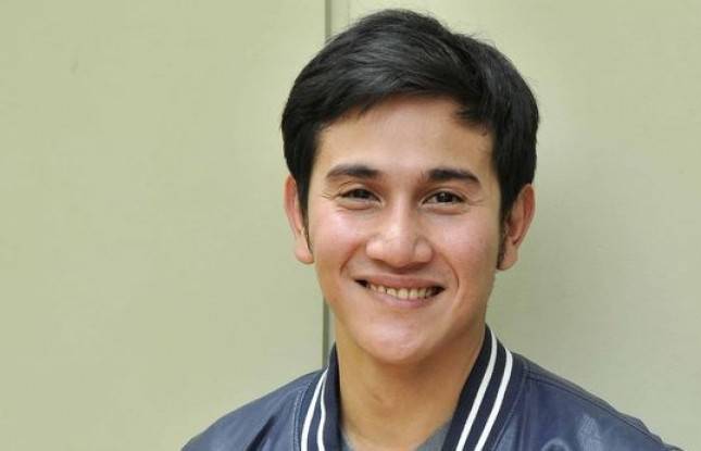 Ini Alasan Vino G. Bastian Beli Samsung Galaxy Z Flip3