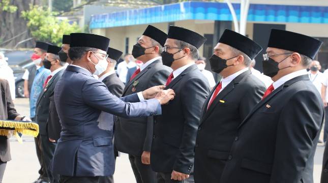 Tujuh Karyawan TelkomGroup Dianugerahi Tanda Kehormatan Satyalancana 