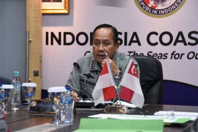 Kepala Bakamla RI Komunikasi Vicon Dengan Komandan Singapore Police Coast Guard  