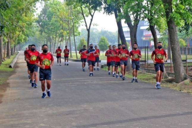 Prajurit Petarung Yonif 1 Marinir Laksanakan Lari Siang