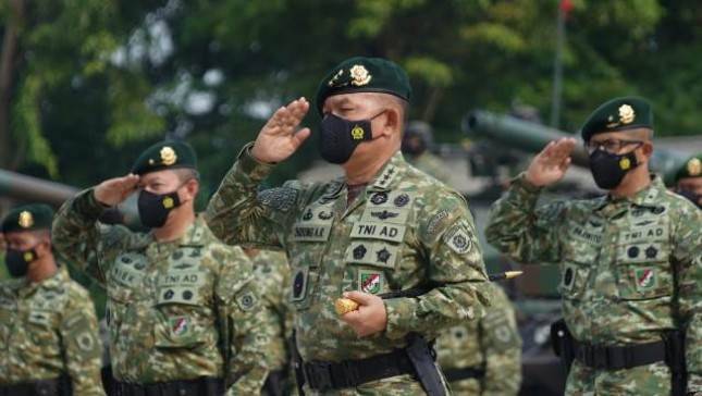 Pangkostrad Letjen TNI Dudung Abdurachman Ikuti Upacara HUT Ke-76 TNI Secara Virtual