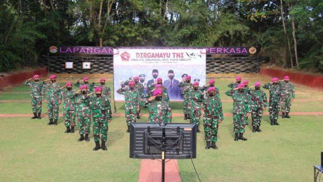 Prajurit Yonmarhanlan IV Ikuti Upacara HUT TNI ke 76 Secara Virtual