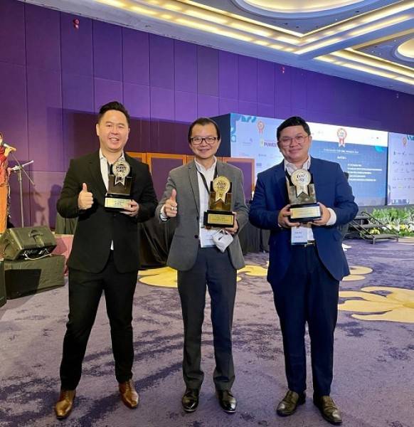 Terapkan Tata Kelola Perusahaan Secara Baik! Triniti Dinamik Raih Tiga Penghargaan Dalam Ajang TOP GRC Award