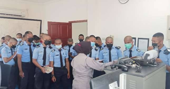 Taruna SMKN 1 Perikanan Pemangkat Berkunjung ke SPKKL Bakamla RI Sambas