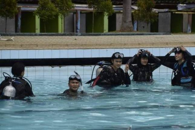 Panglima Divisi Infanteri 3 Kostrad Mayjen TNI Kunto Arief Wibowo Tinjau Pelatihan Dasar Scuba Diving