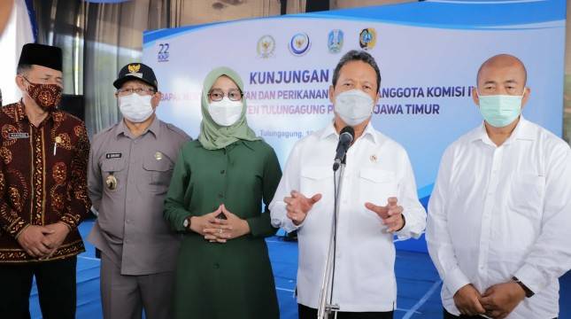 Trenggono Janjikan Pembangunan Dermaga di Pantai Sine