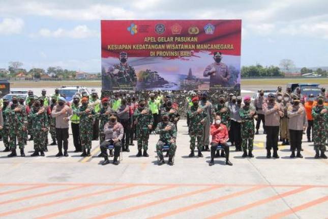 Panglima TNI Apresiasi Prajurit TNI dan Polri Tangani Pandemi 