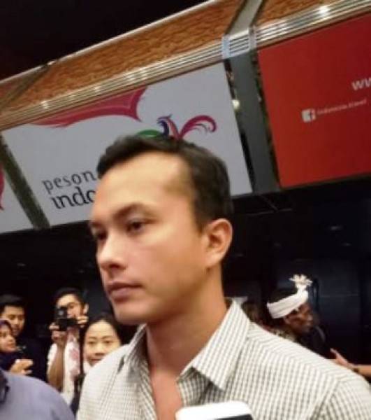 Nicholas Saputra Jatuh Cinta Pada Nihi Sumba Island NTT