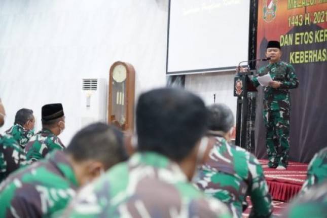 Pangkostrad Letjen TNI Dudung Peringati Maulid Nabi Muhammad SAW 1443 H/2021 M